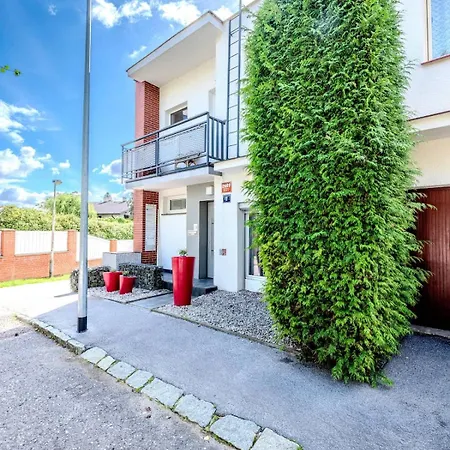 Hanspaulka - Stylish, Parking Included, 15 Min Airport شقة *